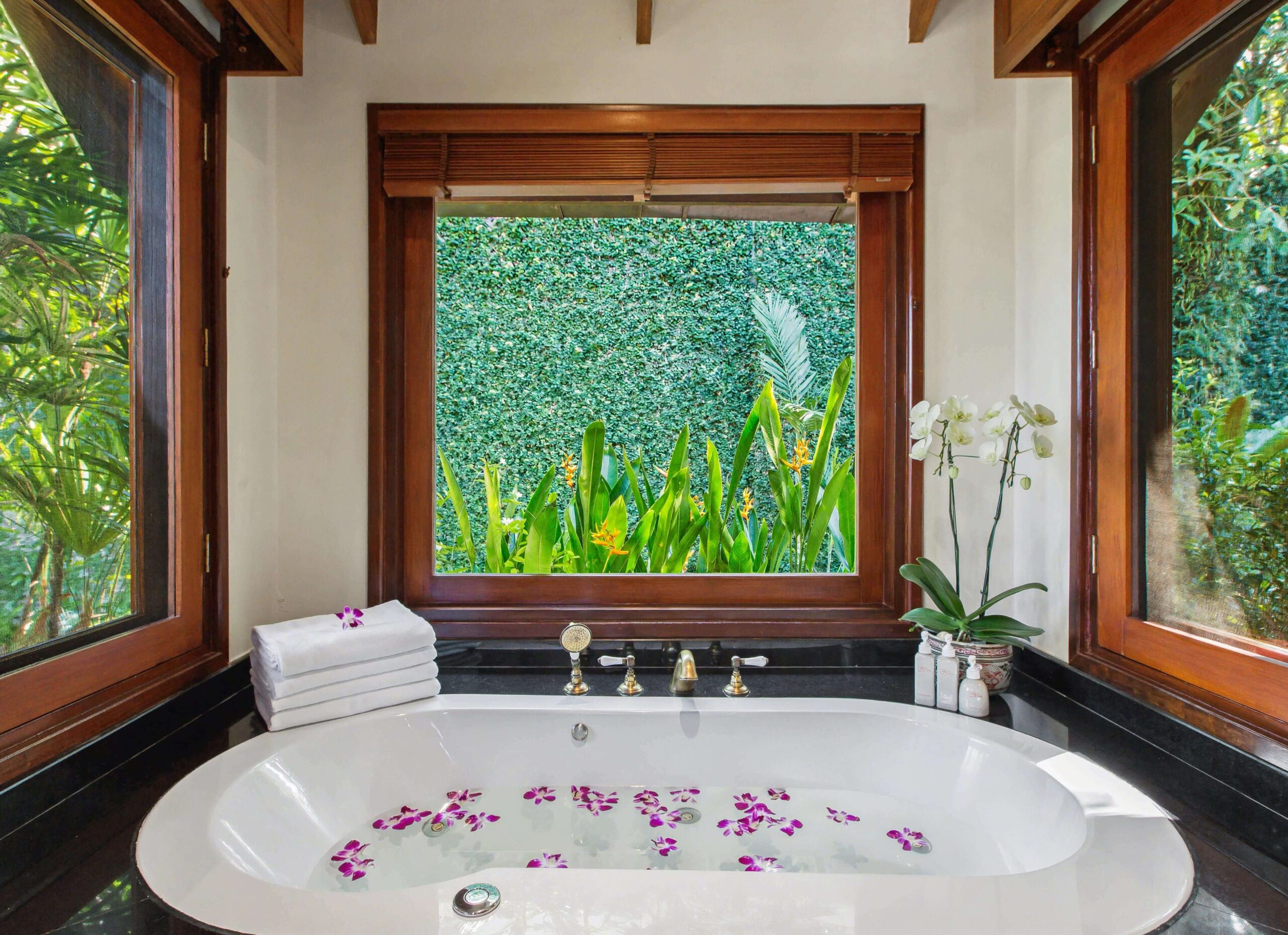 Master Bedroom Bathroom