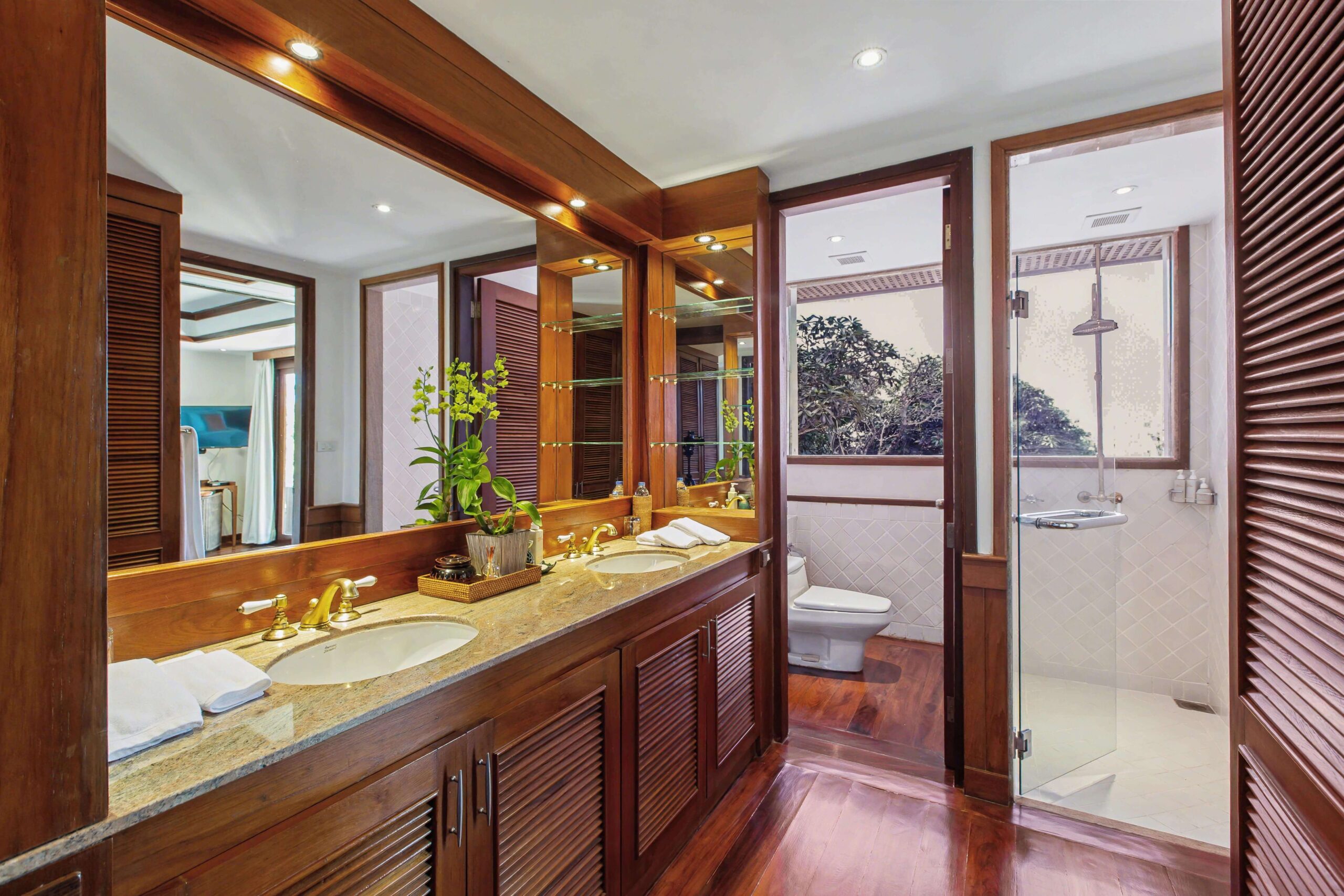 Guest Bedroom 5 Bathroom